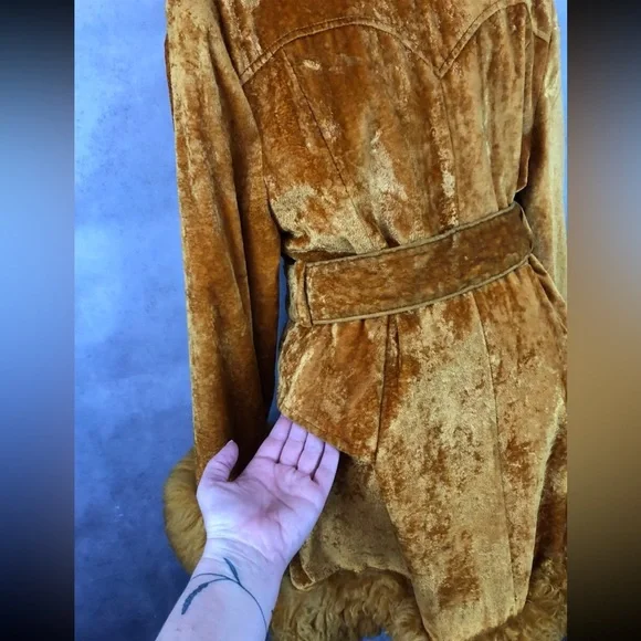 Country Pacer rare 60s gold velvet penny lane fur sleeve Russian coat - Picture 16 of 16